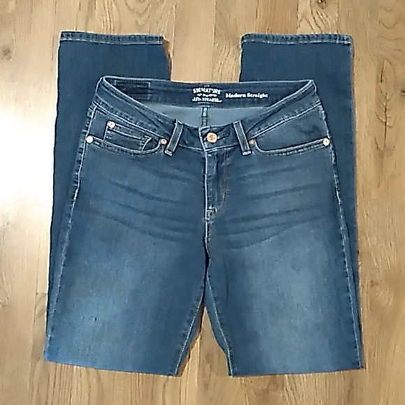 Levi Signature Modern Straight Jeans. Sz 6 - Picture 3 of 9